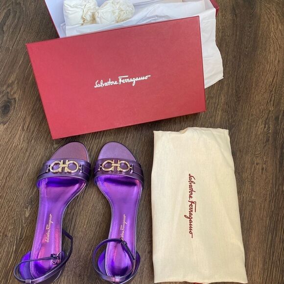 Salvatore Ferragamo Como 30 Metallic leather Sandals - Picture 5 of 9